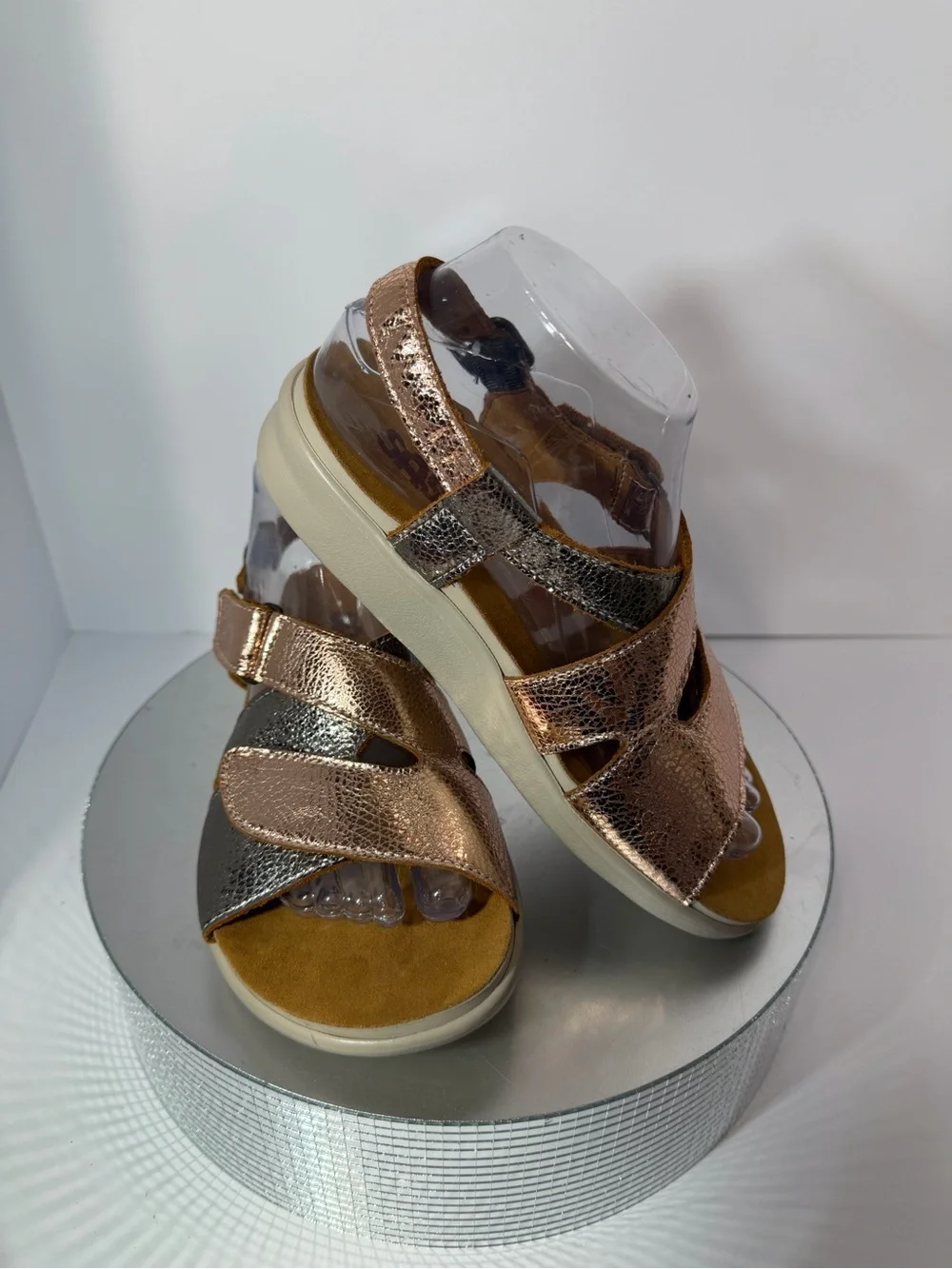 Women Metallic Rose Gold and Gray Adjustable Sandals size 7w